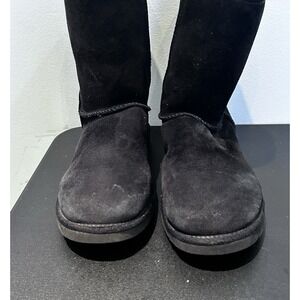 UGG Australia Classic Short 5825 Genine Leather Suede Womans Black Size 9